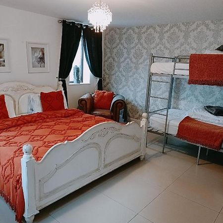 The White Dove Bed And Breakfast With Glamping Newark Showground Eksteriør billede